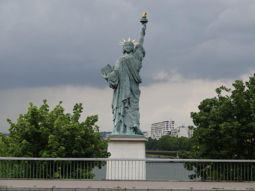 Passerelle Des Arts Bed & Breakfast Parigi